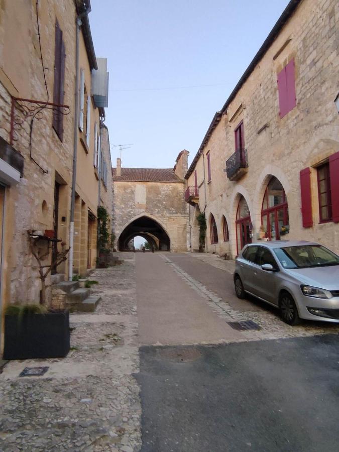 مبيت وإفطار مونبازيير Au Bonheur Des Ruelles المظهر الخارجي الصورة